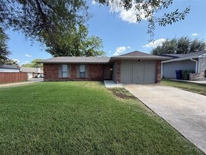 Building Photo - 1434 Lavendale Ln