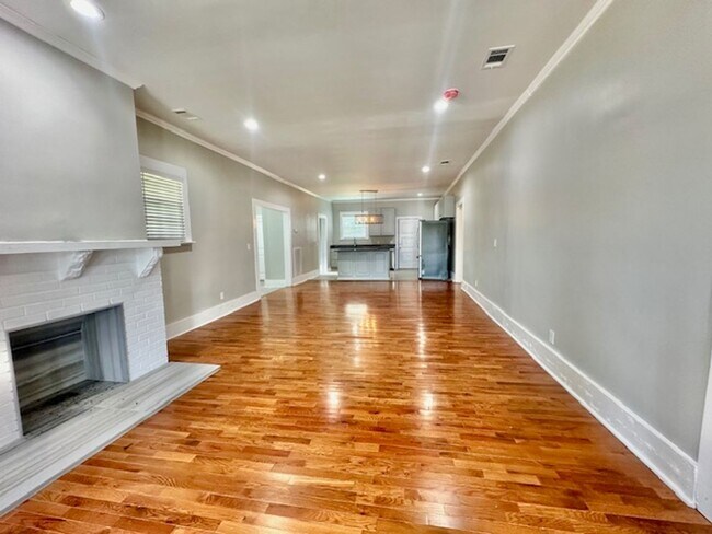 Foto del edificio - 1313 Tremont Ave
