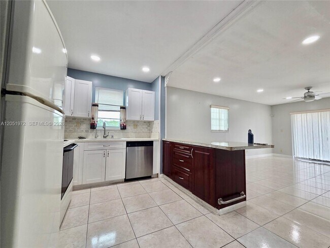 Foto del edificio - 4159 NW 90th Ave