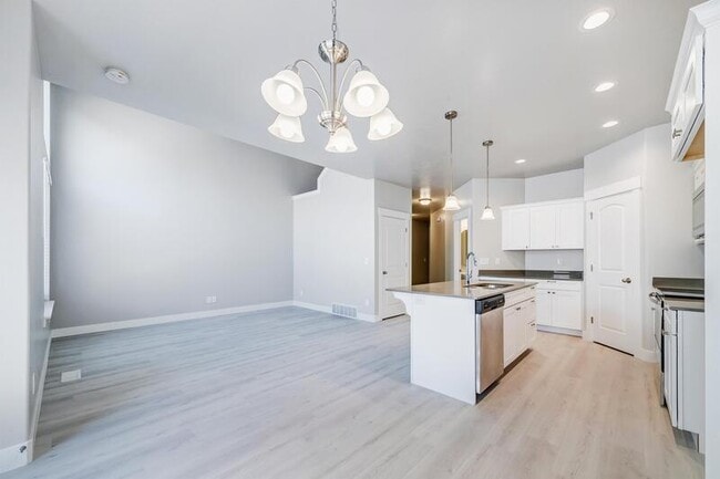 Foto del edificio - 16168 S Truss Dr