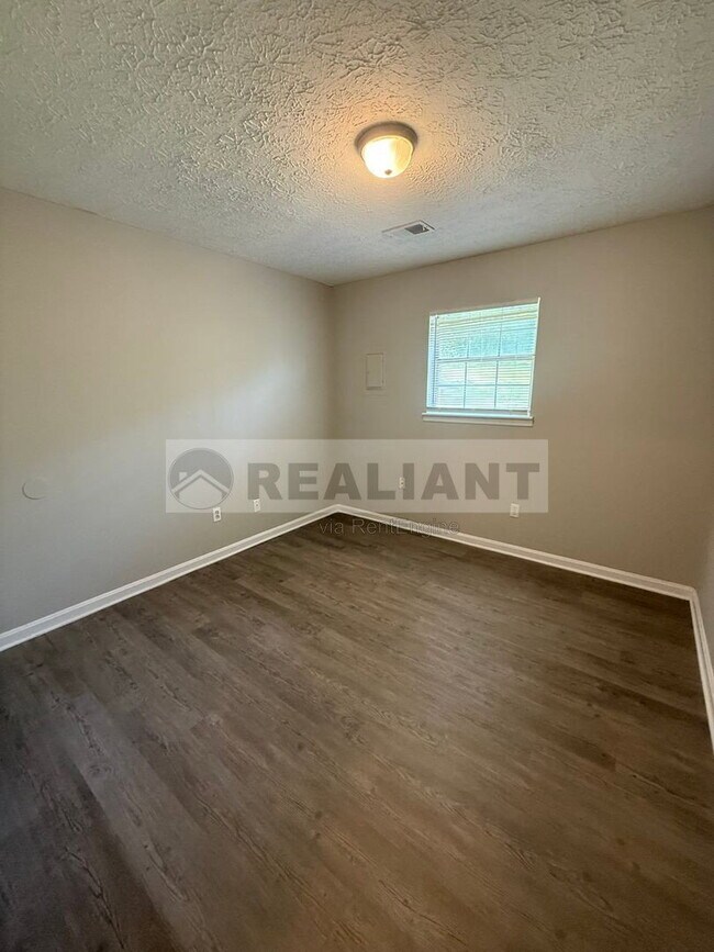 Building Photo - 3688 Crosby Dr
