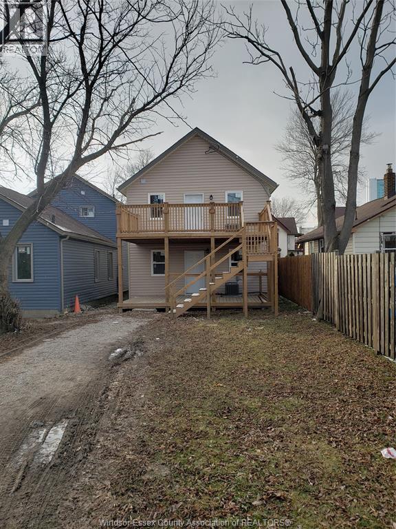 Building Photo - 372 Louis Ave