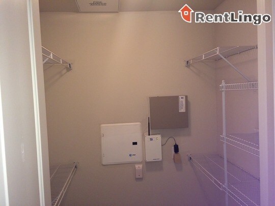 Foto principal - 2401 West Sam Houston Pkwy N