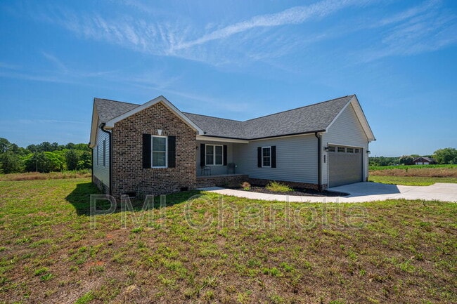 Building Photo - 2128 Chatfield Rd