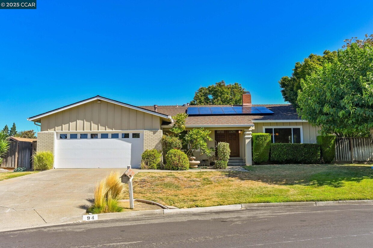 Foto principal - 94 St Beatrice Ct