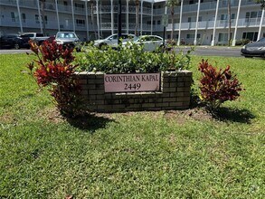 Building Photo - 2449 Columbia Dr