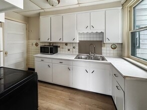 Building Photo - 812-814 3rd Ave