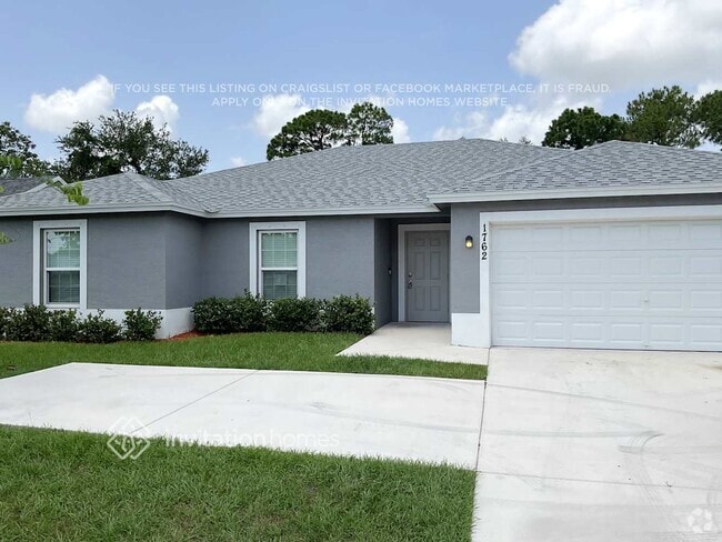 Building Photo - 1762 SW Airoso Blvd