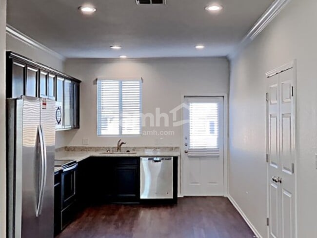 Foto del edificio - 150 Texas Thistle