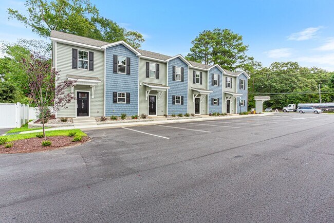 Foto del edificio - 1652 MacIntosh Drive, Unit 1652