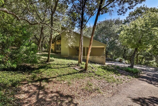 Building Photo - 807 Rock Creek Dr