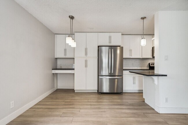 Building Photo - Charming 2BR Condo in Denver