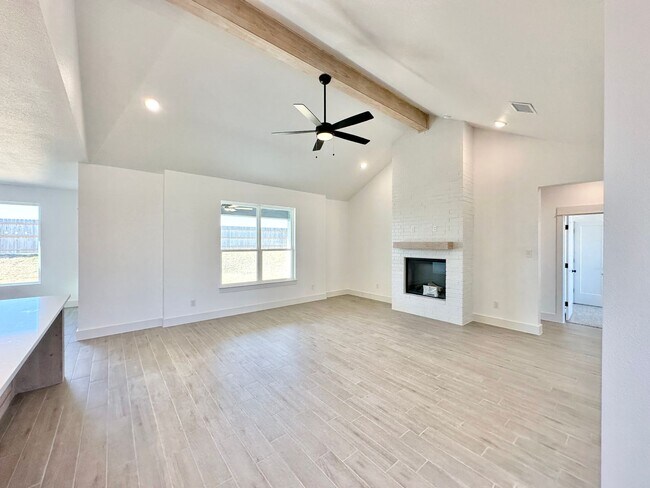 Foto del edificio - Viewable Now by Appointment Only!