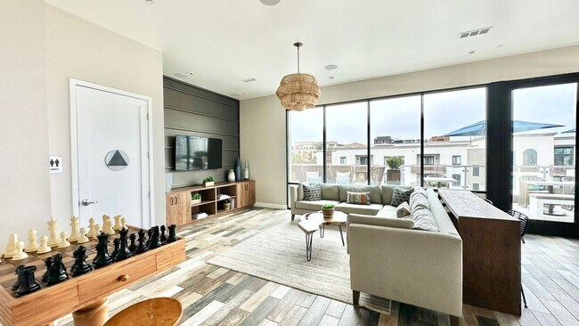 Foto del edificio - 355 N Cleveland St