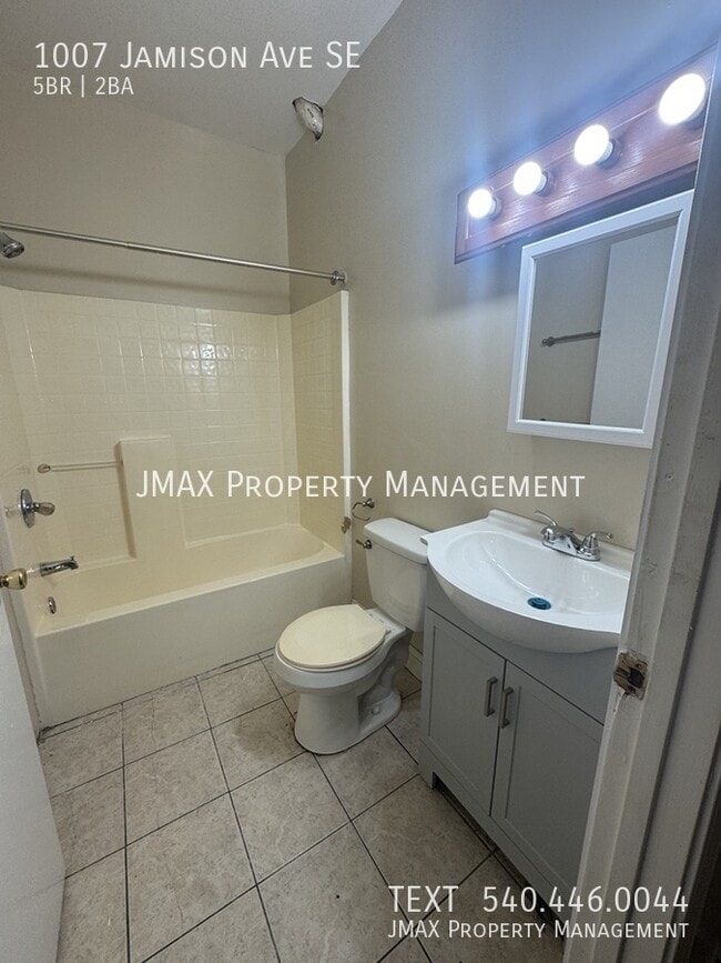 Foto del edificio - 1007 Jamison Ave SE