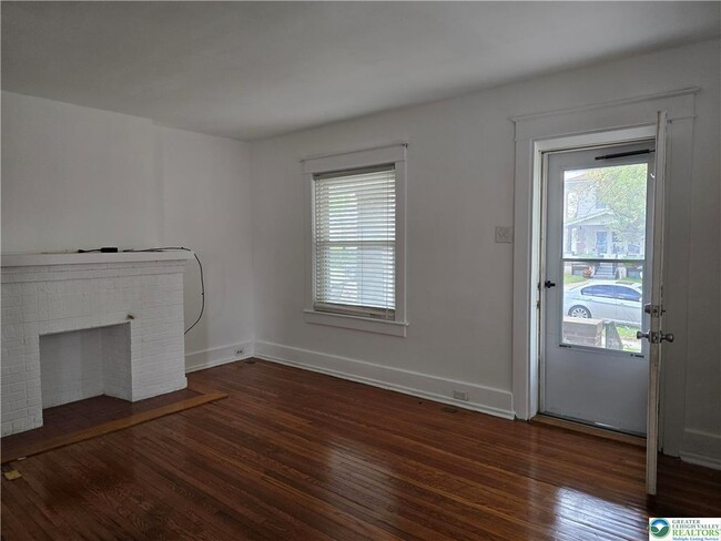 Foto del edificio - 937 S Poplar St