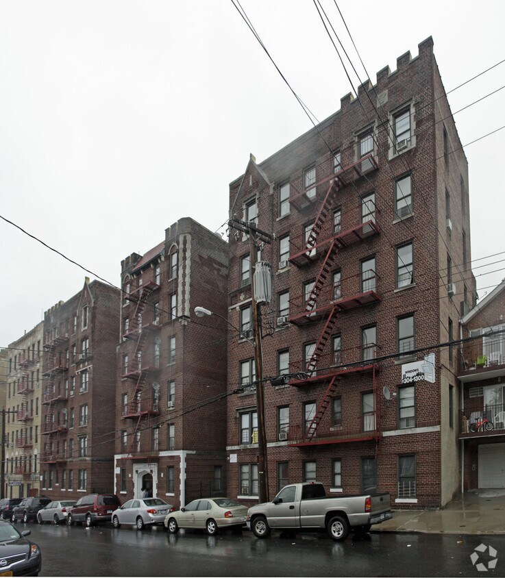 Foto del edificio - 4382 Furman Ave