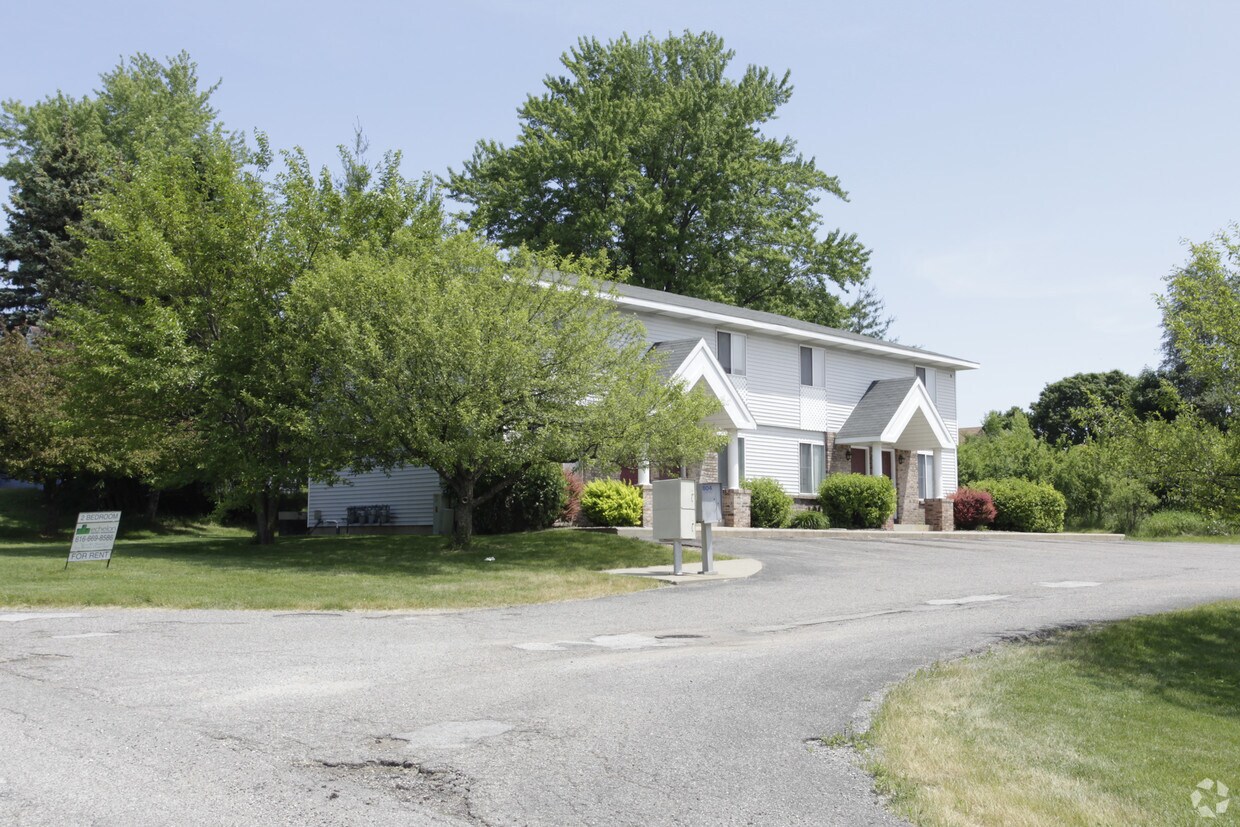 Foto principal - Coach Lane Townhomes
