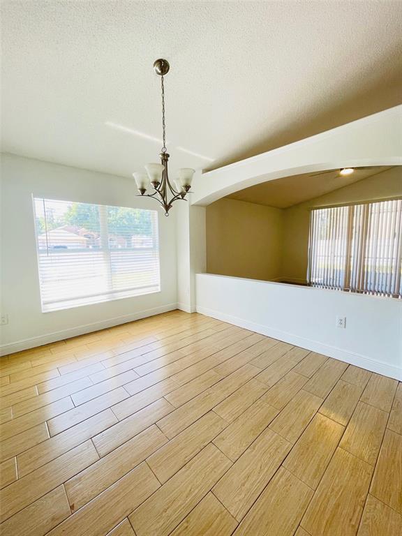 Foto del edificio - 2425 Timothy Ln