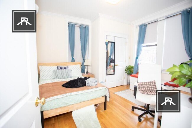Building Photo - 3 bedroom in Allston MA 02134