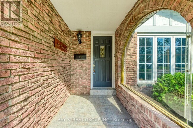 Building Photo - 2281 Devon Rd