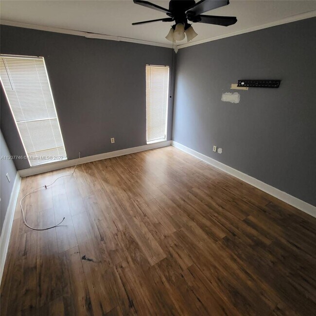 Foto del edificio - 4848 NW 24th Ct