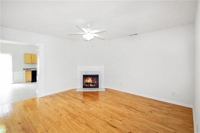 Building Photo - 3893 Grovemont Pl