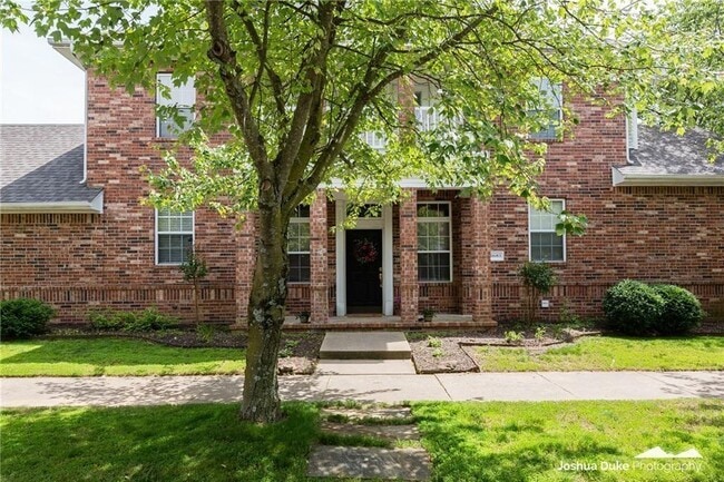 Building Photo - 523 Founders Park Dr E