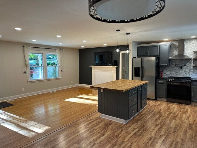 Foto del edificio - 3805 Colewood Dr