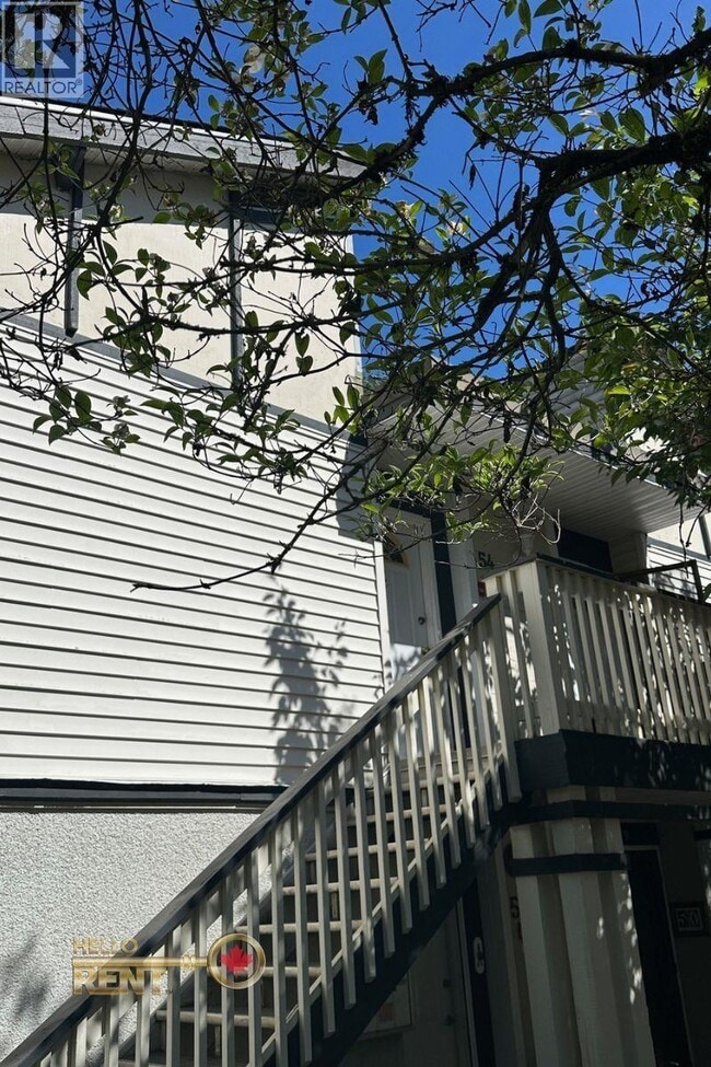 Building Photo - 912 Premier St