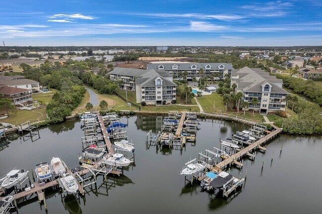 Foto del edificio - 5567 Sea Forest Dr