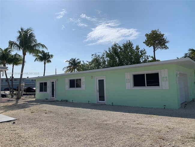 Building Photo - 136 Gardenia St