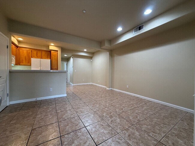 Foto del edificio - Nice and bright 2BR / 2BA Condo Near Durant Square Mall