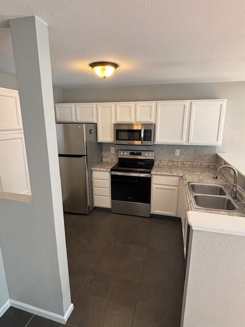 Foto del edificio - 433 W 91st Cir