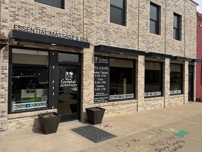 Building Photo - 209 E Franklin St