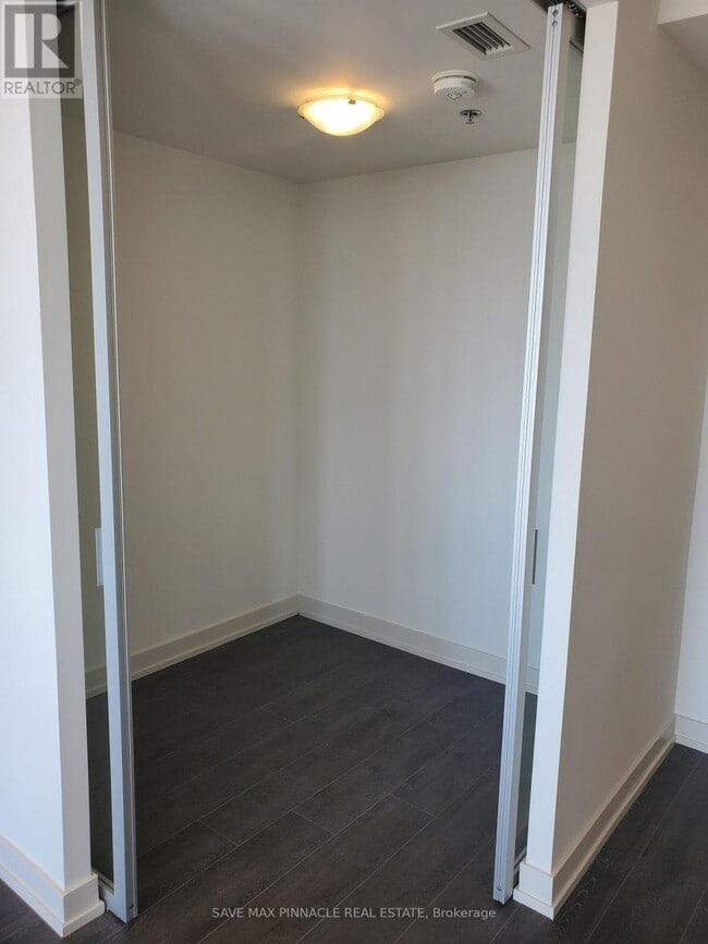 Photo du bâtiment - 90 Glen Everest Rd