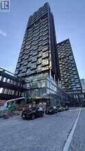 Building Photo - 5 Quarrington Lane
