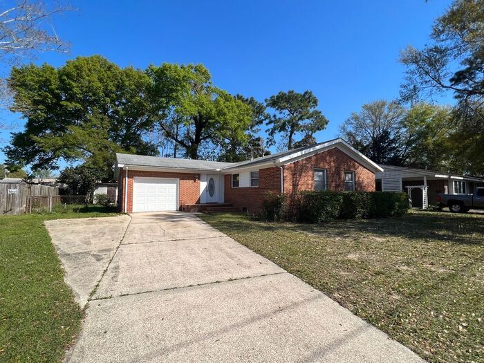Primary Photo - Scenic Heights - 3 Bedroom, 2 Bathroom