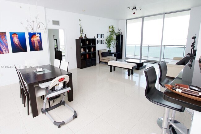 Foto del edificio - 7901 Hispanola Ave