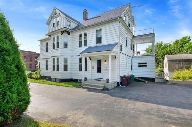 Primary Photo - 395 S Main St