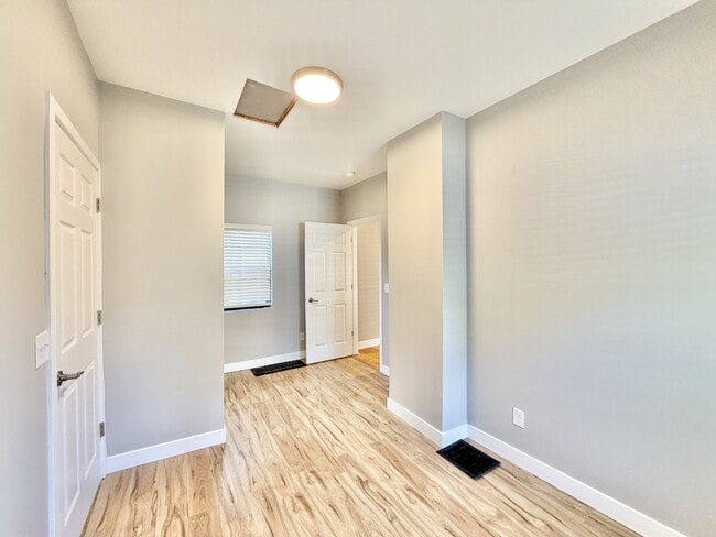 Foto del edificio - 425 S Jackson St