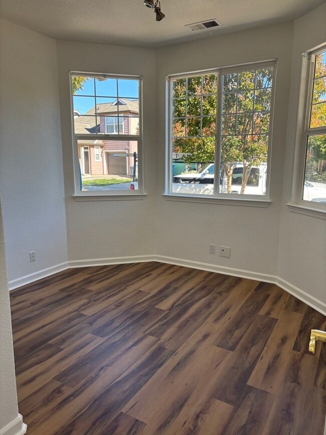 Foto del edificio - rh2643bussdr