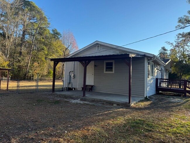 Building Photo - Cozy rural home
