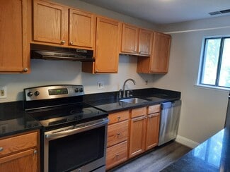 Building Photo - 40 Village Hill Ln