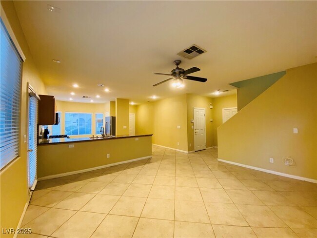 Foto del edificio - 6779 Firewood Dr