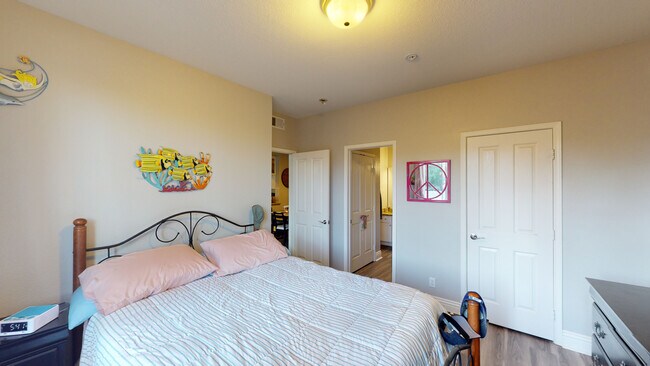 Building Photo - 22681 Oak Grove