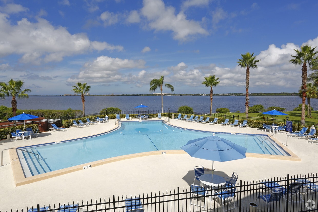 Carlton Arms Of Bradenton Rentals Bradenton, FL