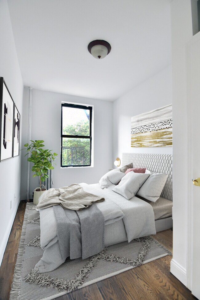 Building Photo - 567 W 149th St