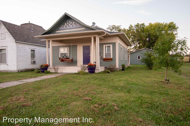 Building Photo - 2 br, 1 bath House - 1105 W 9th