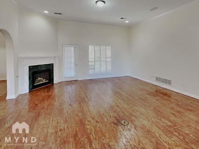 Building Photo - 4491 Brighton Cir